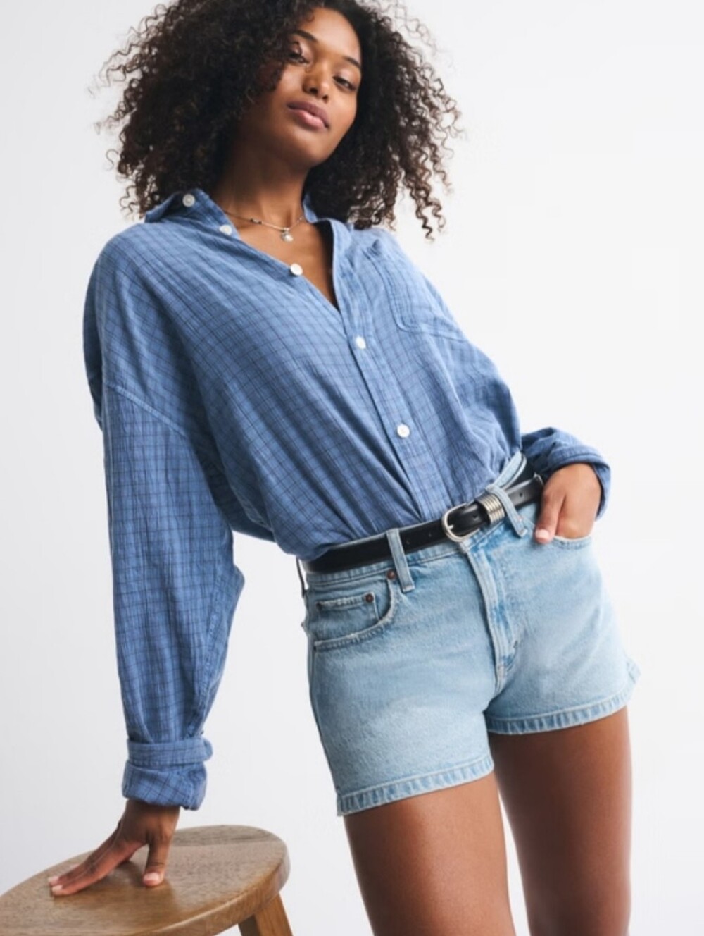 Abercrombie & Fitch Curve Love High Rise Mom Short size 32/14 Wash Blue